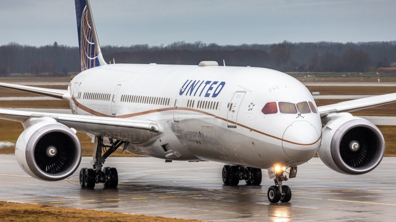 United Airlines Boeing 787-9 Dreamliner N27964 – v1images Aviation Media