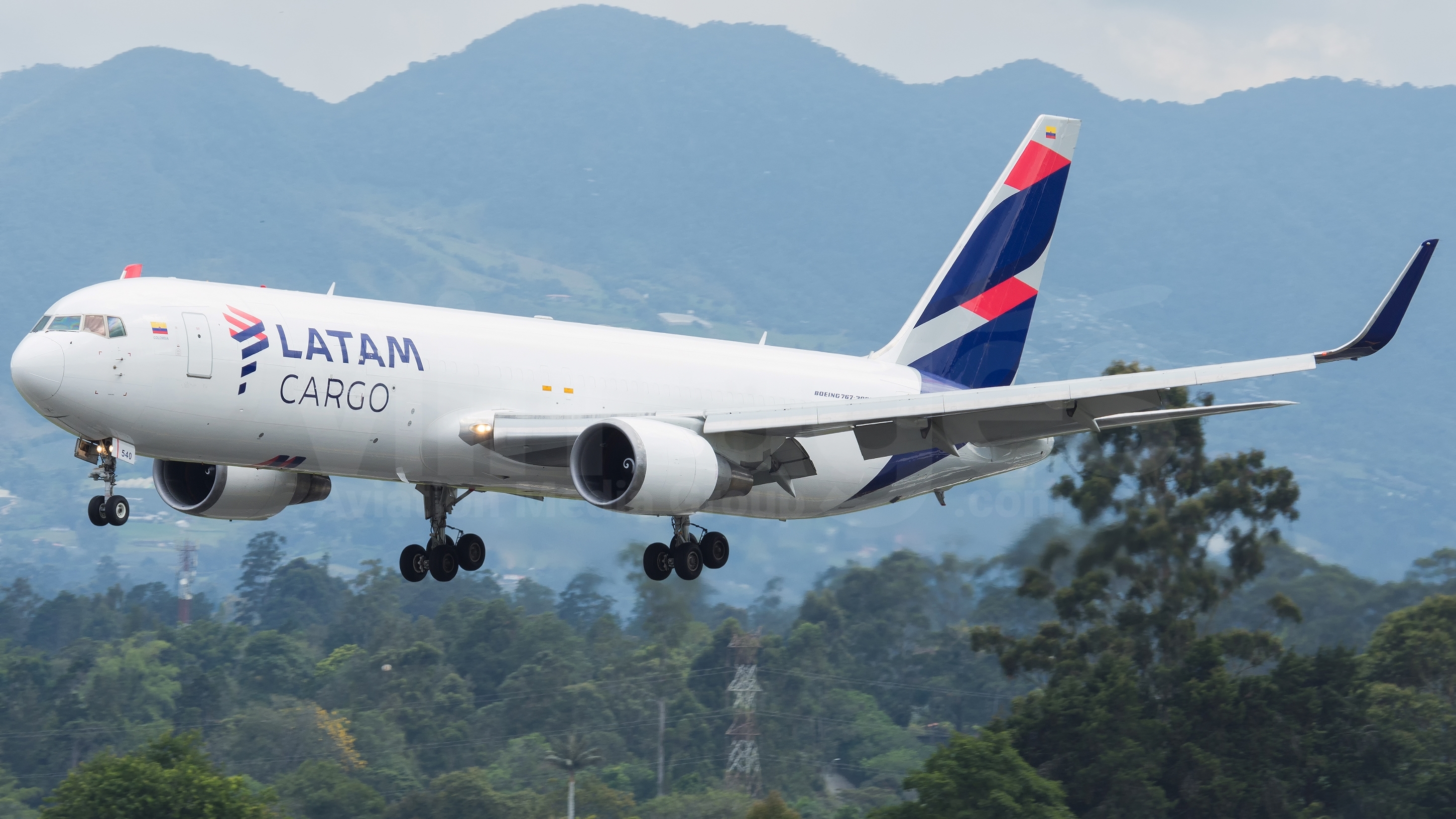 LATAM Cargo Colombia Boeing 767-316(ER)(BCF)(WL) N540LA – v1images Aviation  Media