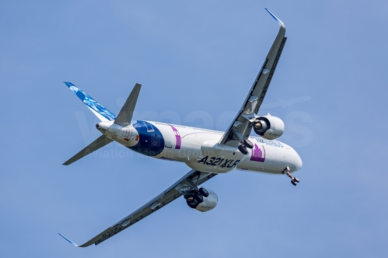 The aircraft took off from Hamburg-Finkenwerder Airport at 11:05 hrs CEST for a test flight which lasted approximately four hours and 35 minutes. Image © v1images.com/Dirk Grothe